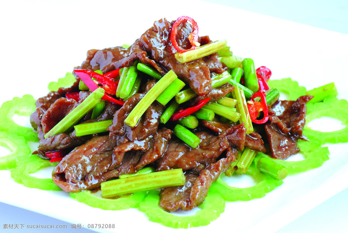 孜然牛肉 孜然 牛肉 青菜 美食 蔬菜 辣椒 碟子 青椒 红椒 小吃 西餐美食 餐饮美食