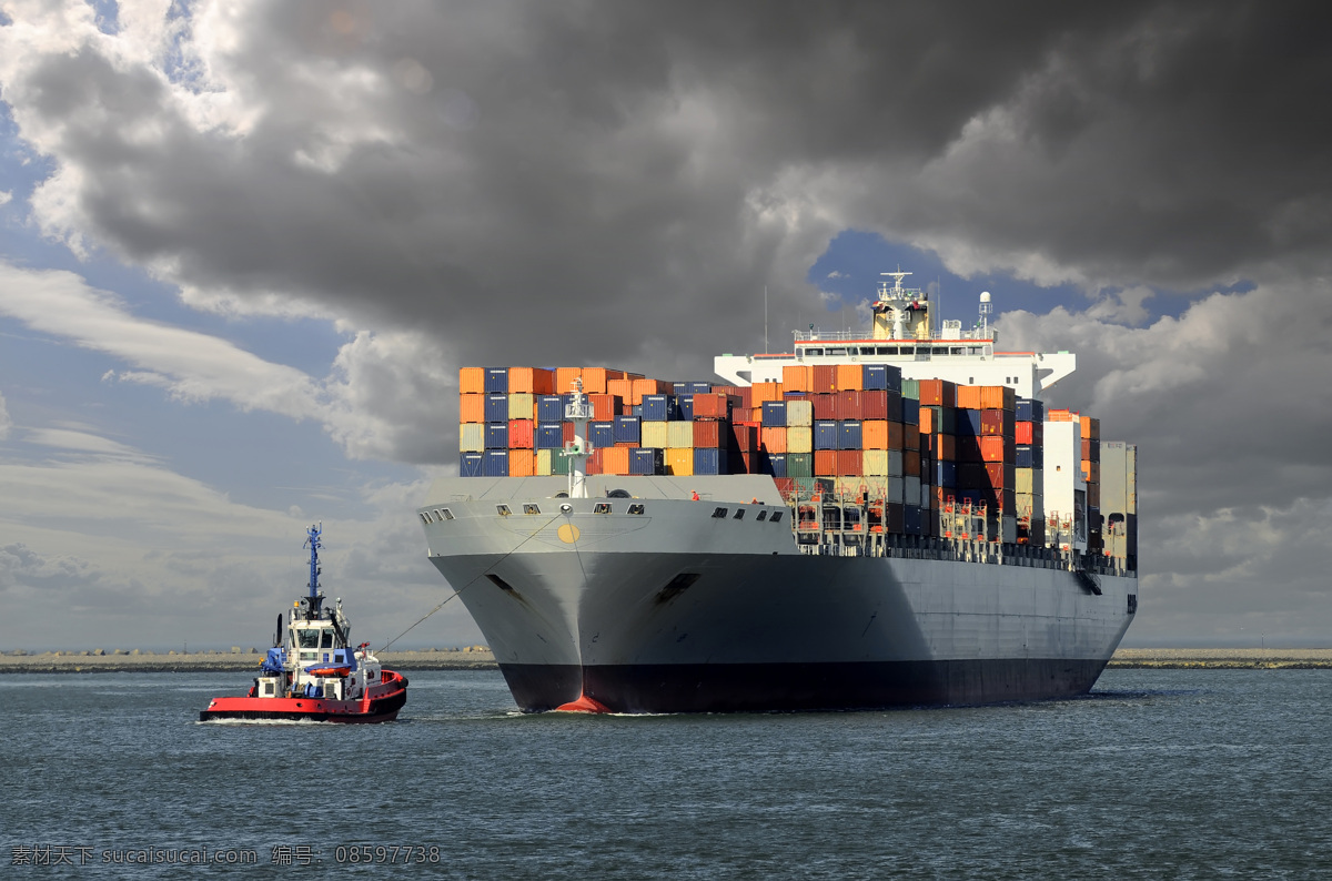 海上 货船 海上的货船 船只 货运 海面 云朵 汽车图片 现代科技