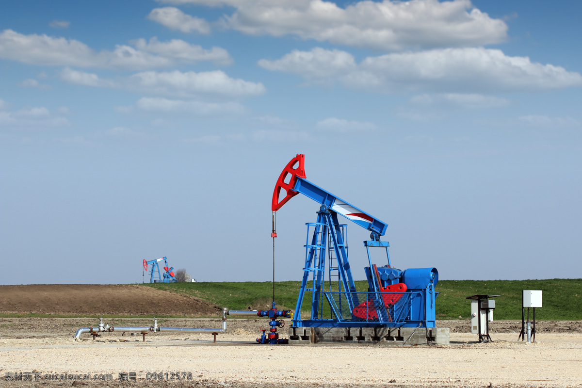 石油开采 开采石油 石油工业 石油 燃料 能源 天然气 油泵 开采 工业 生产 加工 提炼 现代工业 现代科技 工业生产