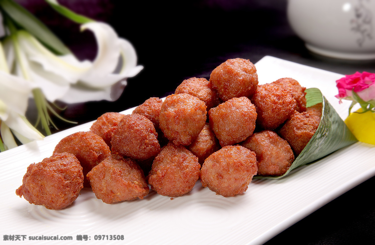 干炸丸子 干炸 丸子 特色 美味 风味 极品 自制 秘制 菜品图 餐饮美食 传统美食