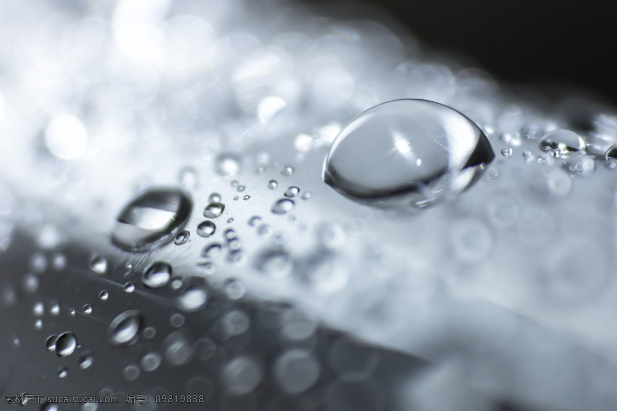 清澈的水滴 水滴 水 水背景 水主题 水元素 冰水烈火 生活百科 灰色