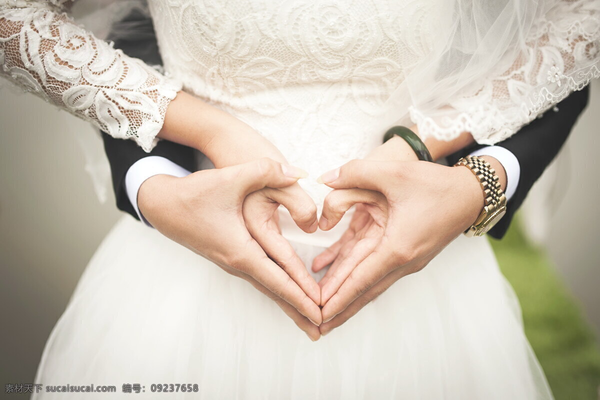爱 爱情 结婚 新婚 新娘 新郎 婚庆 婚礼 婚纱 婚纱摄影 婚纱写真 新婚写真 爱心手势 爱心 手势 动作 姿势 手摆爱心 心形 桃心 新娘写真 人物图库 其他人物