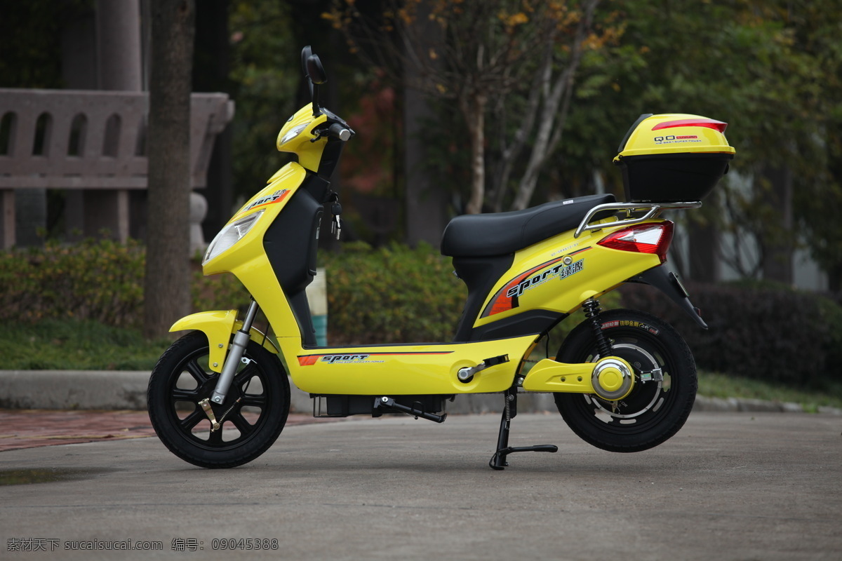 电动车 交通工具 绿色 绿源电动车 拍摄 现代科技 运动型 电动车摄影 电动车照片 mna 火鹰 豪华款 自然景观 自然风光 psd源文件