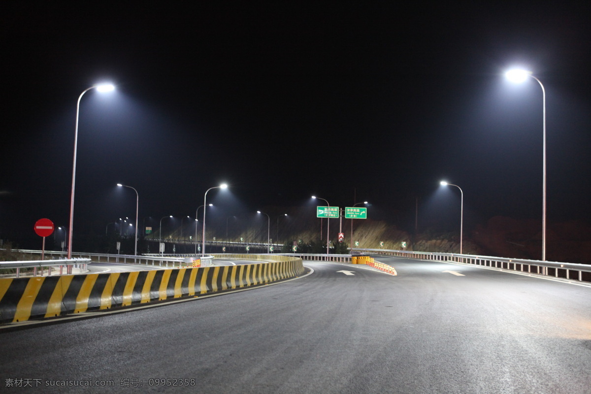 高速公路入口 高速公路 夜景 路灯 夜晚 照明 高速照明 高速公路照明 交通 运输 匝道 城市夜景 建筑摄影 建筑园林