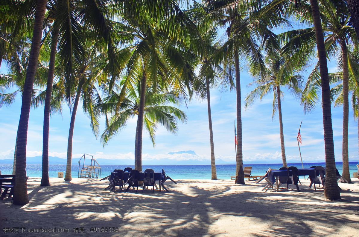 大海 海滩 蓝天 马来西亚 沙滩 生物世界 树木树叶 棕榈树 椰子树 水 天空 椰树 psd源文件