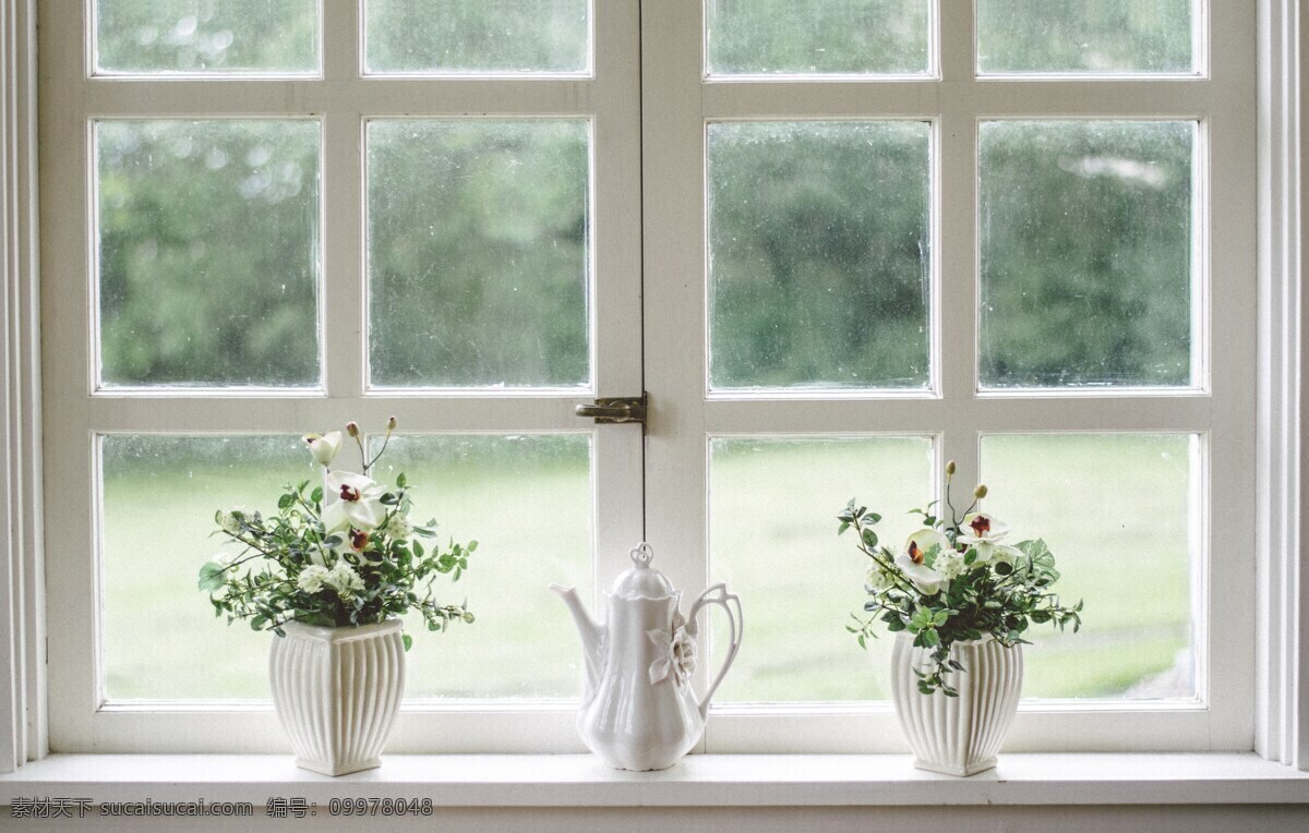 白色的窗户 窗台上的花 和窗外 白色 窗户 窗台 花瓶 花 室外 窗外 建筑园林 室内摄影