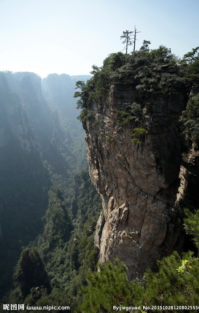 松树山峰 张家界 杨家界 黄石寨 武陵源 群山 峻岭 连绵 水墨山水 石柱 仙境 奇峰 异石 国家级风景区 天子山 哈利路亚山 云雾缭绕 地质公园 世界遗产 横峰远眺 国画摄影 国内旅游 旅游摄影