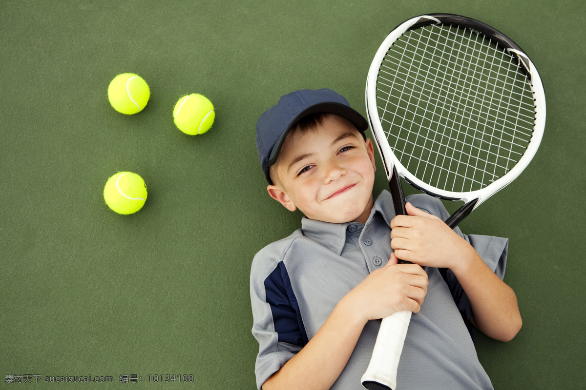 睡 地上 网球 运动员 男孩 网球运动员 小男孩 男生 儿童运动员 体育运动 儿童图片 人物图片