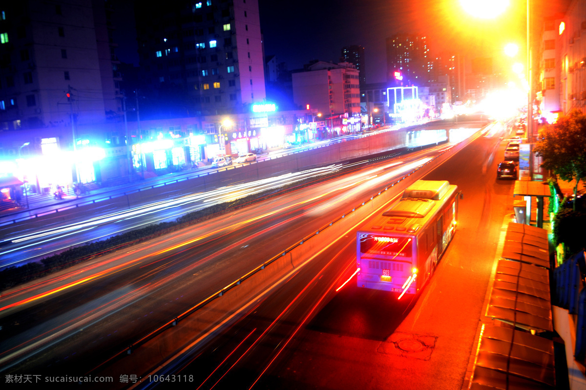 路面 路灯 夜景 夜晚 灯光 光效 道路 马路 车流 人流 车 汽车 道路夜景 路面夜景 城市夜景 城市 城市灯光 道路灯光 霓虹灯 夜晚光效 自然景观 建筑景观