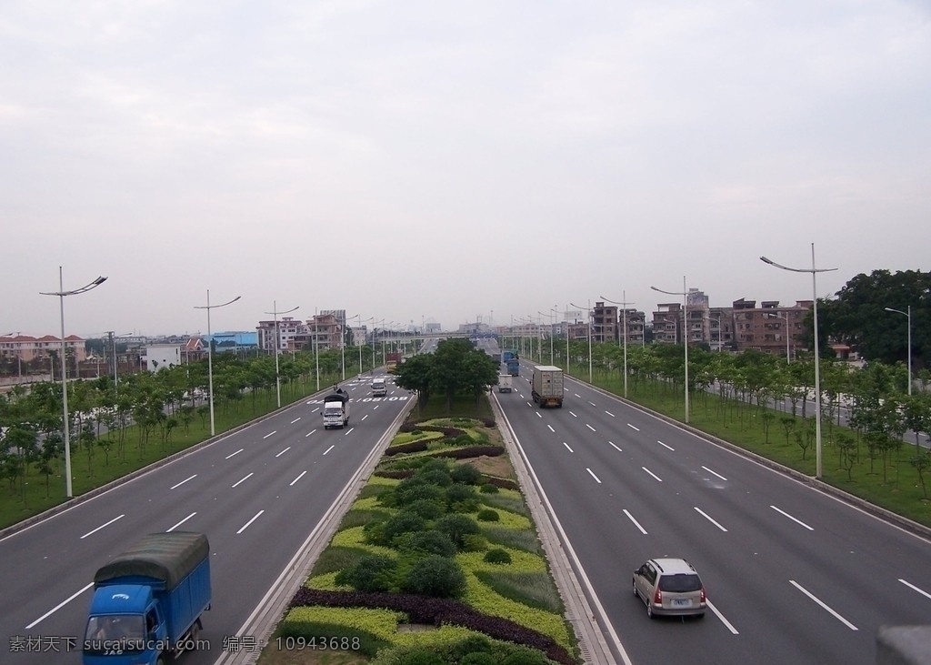 东莞五环路 五环路 公路 晴天 夏 快速路 公路夜景 公路光线 交通 运输 汽车通道 灯光 夜晚 中国公路 路况 路面 环城路 高速公路 东莞 八车道 自然景观