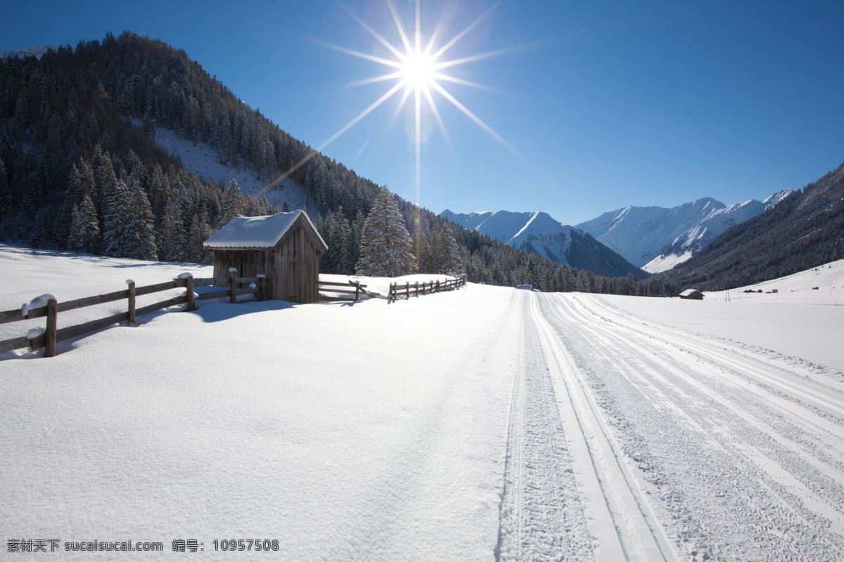 冬天雪 冬天 雪 房子 太阳 雪地 大山 蓝天 自然风景 自然景观