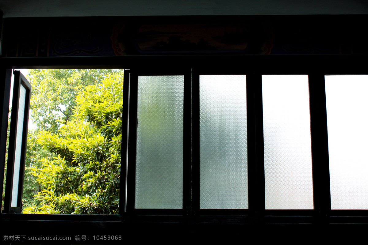 余荫山房窗外 窗外 窗边 窗户 老宅 窗户绿植 建筑 旅游摄影 国内旅游