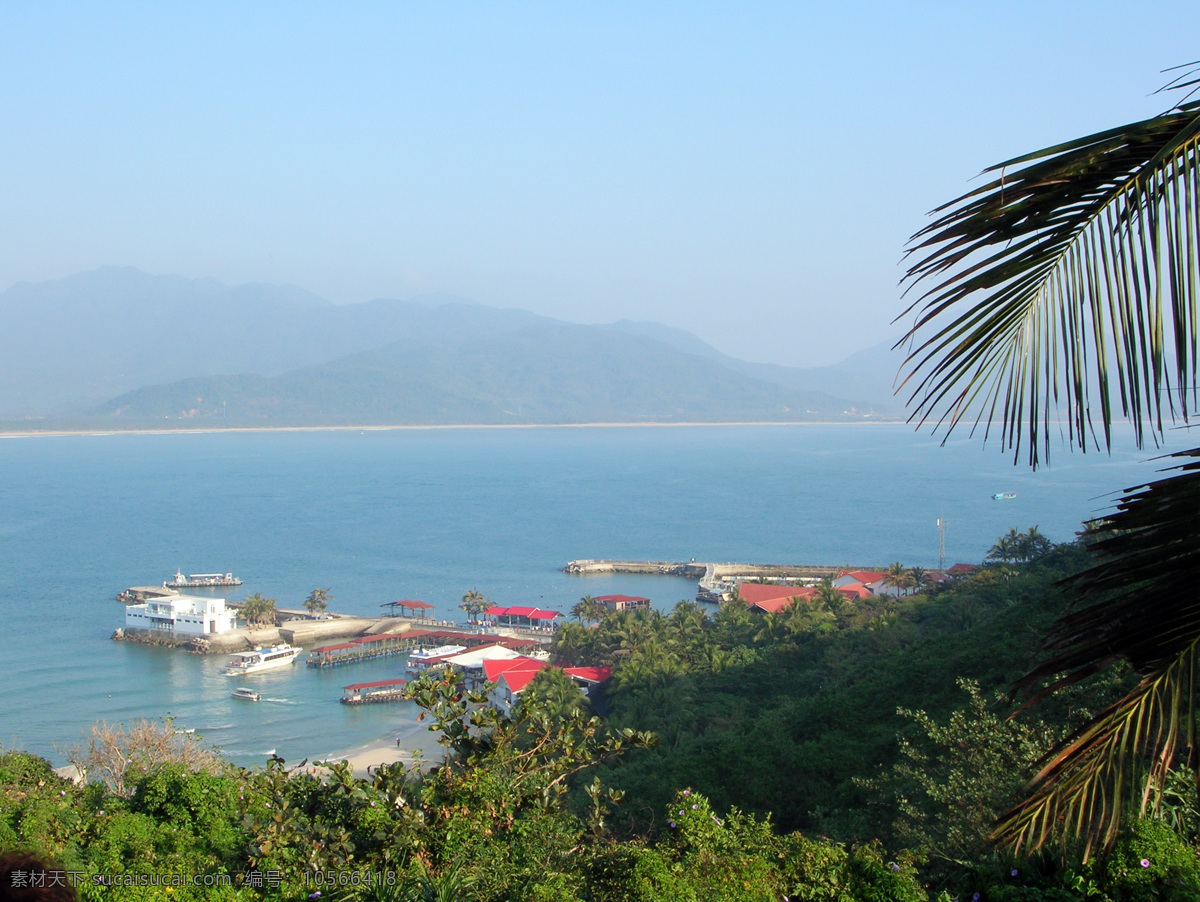 大海 风景区 国内旅游 海南 海南风景 蓝天 旅游摄影 南 风景图片 分界洲岛 椰子树 游人 游艇 远山 风景 生活 旅游餐饮