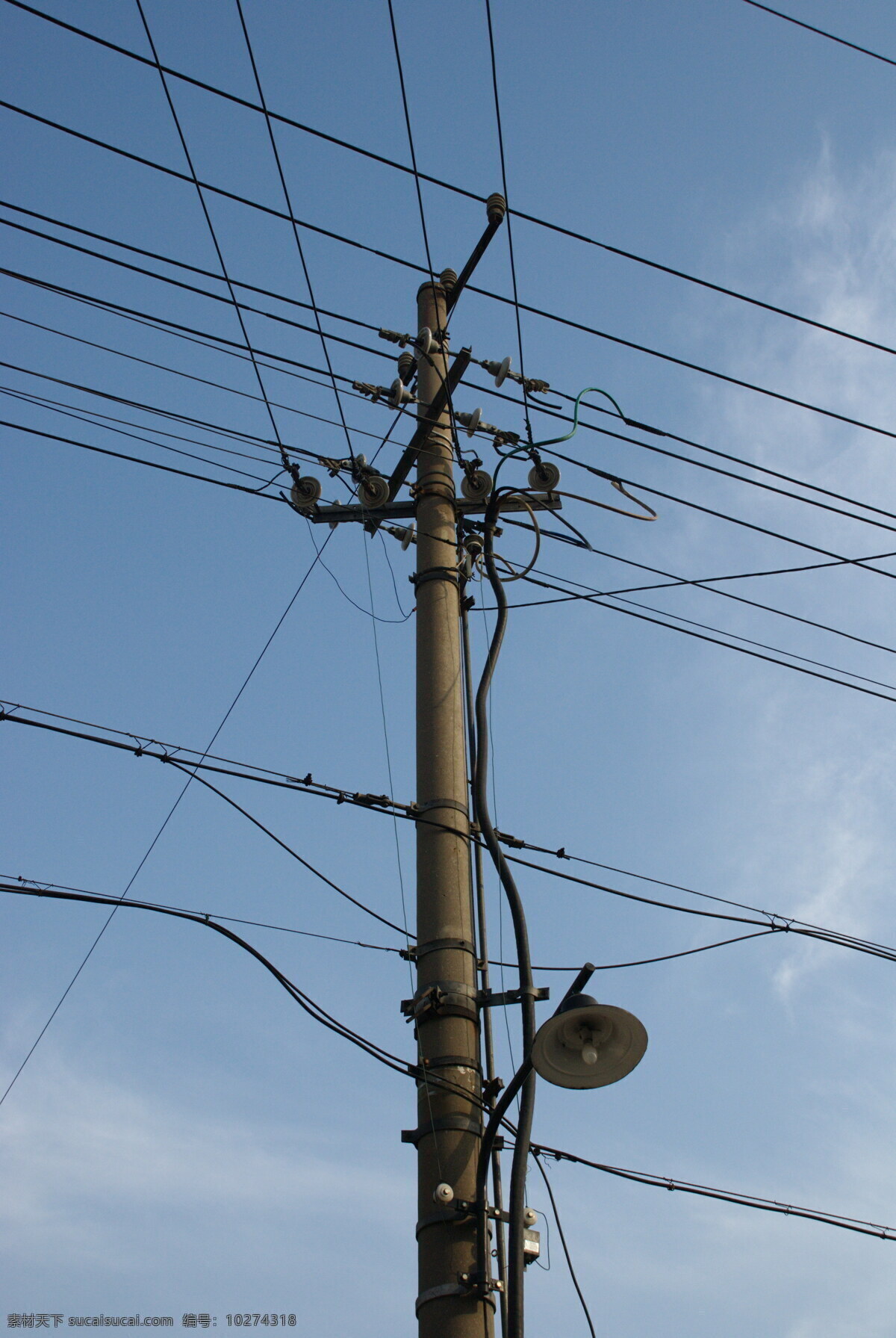 电线杆 素材图片 错综复杂 电线 蓝天 背景