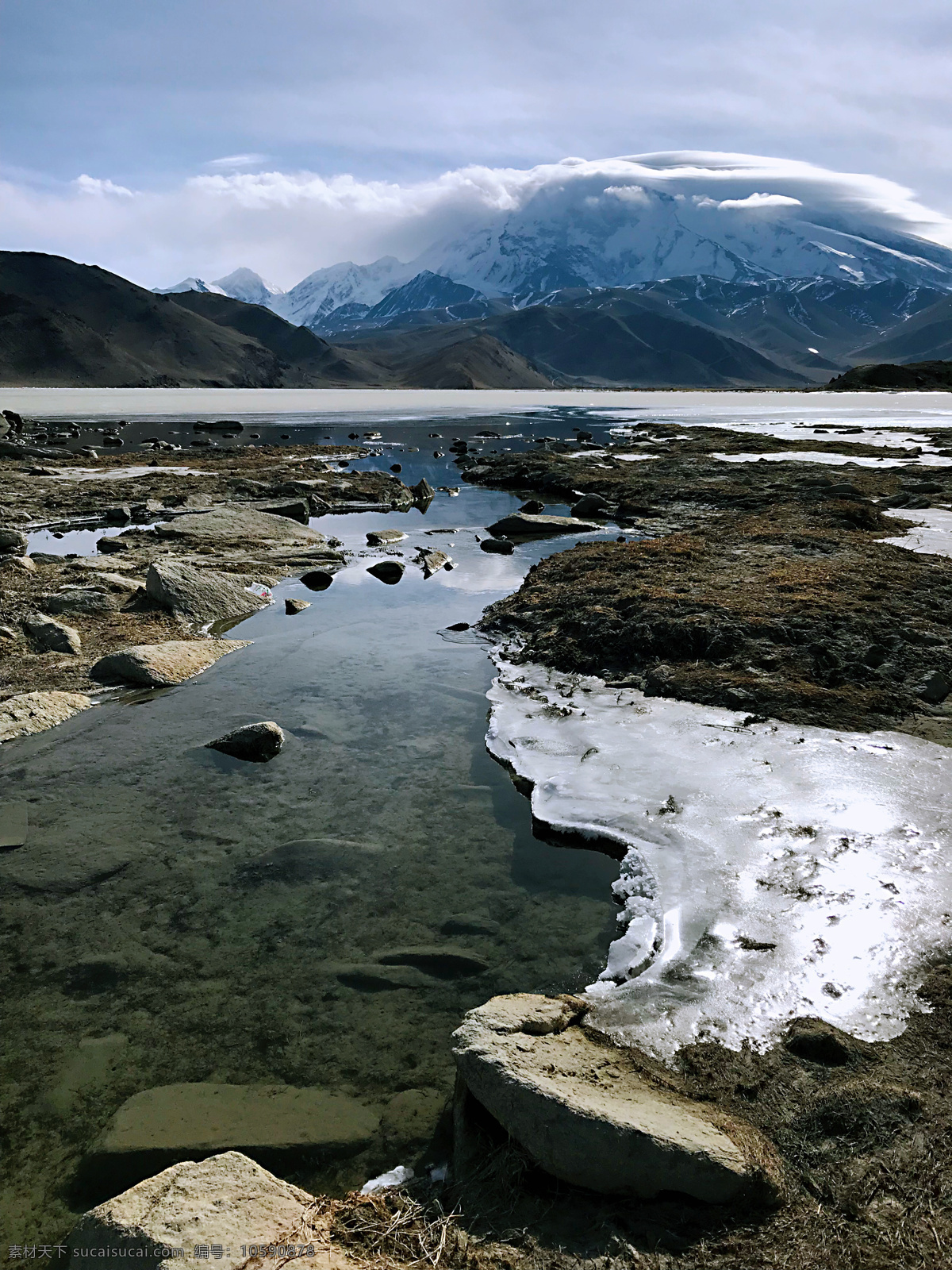 喀什雪山冰湖 喀什 雪山 冰湖 活水 泉水 旅游摄影 人文景观