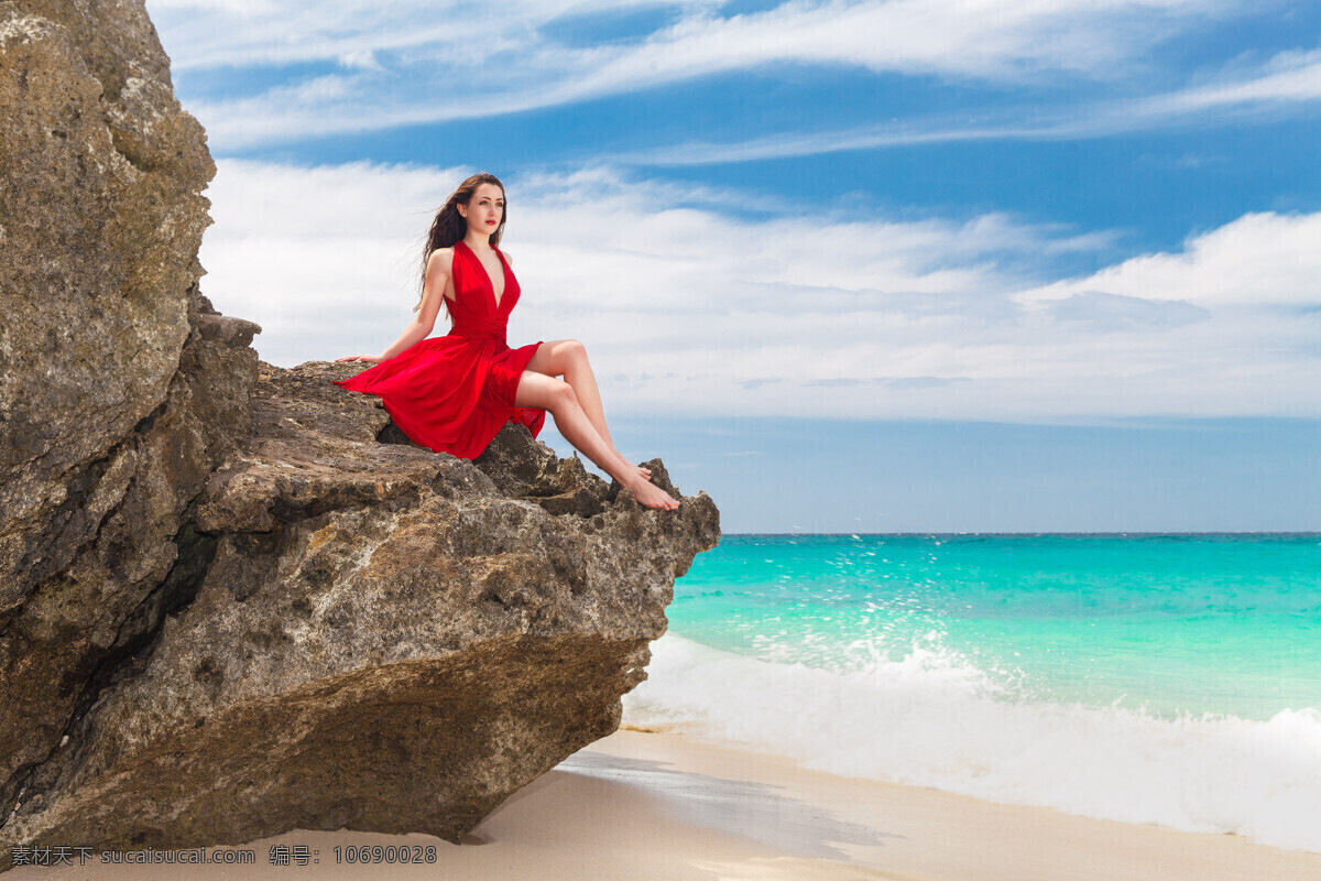 礁石 上 红衣 美女图片 美女 女人 红色衣服 沙滩 夏季 大海 生活人物 人物图片