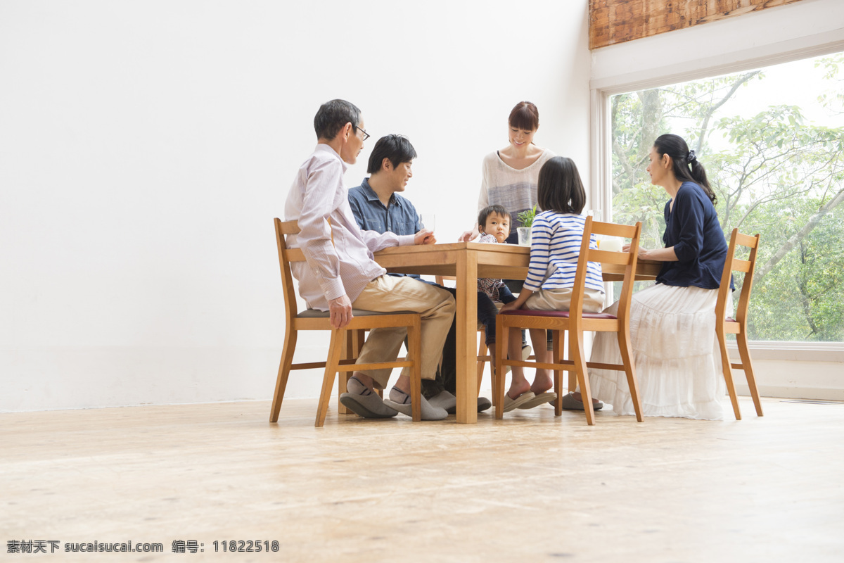 餐桌 上 幸福 家庭 一家人 亚洲家庭 家庭图片 人物图片