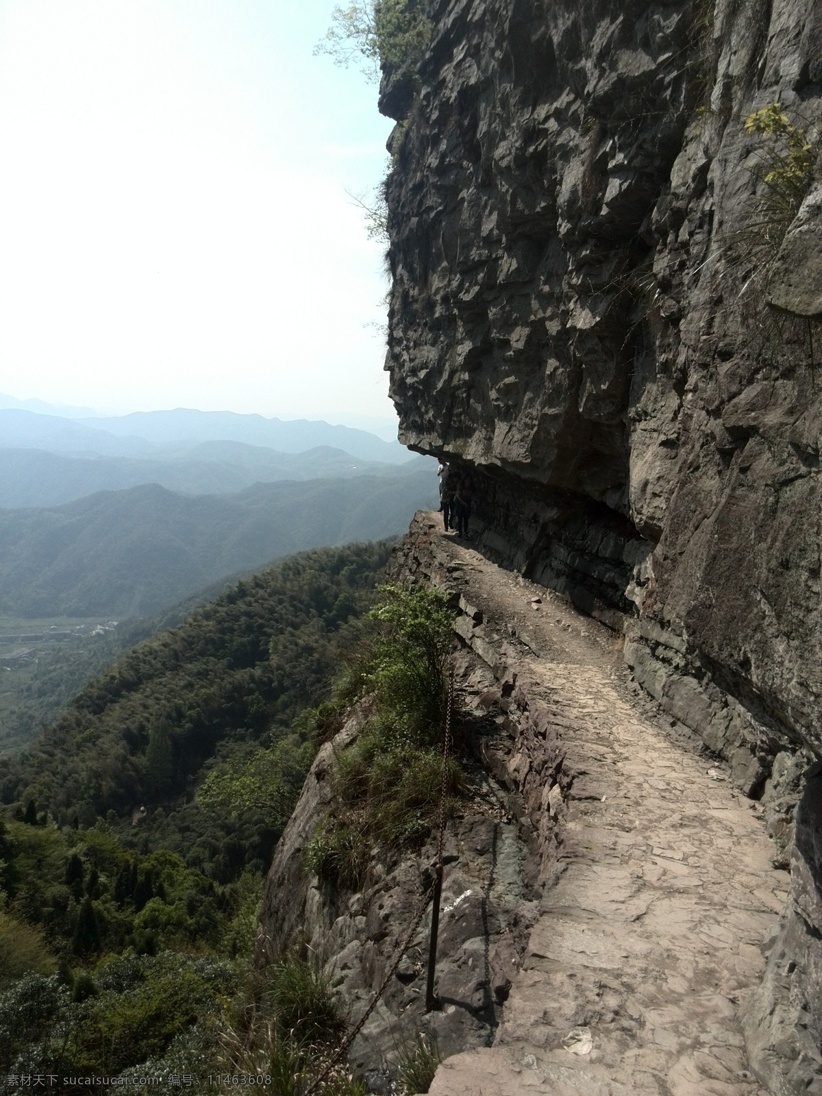 山崖小道 悬崖 悬崖边 小路 石子路 山路 大山 石头山 自然景观 山水风景
