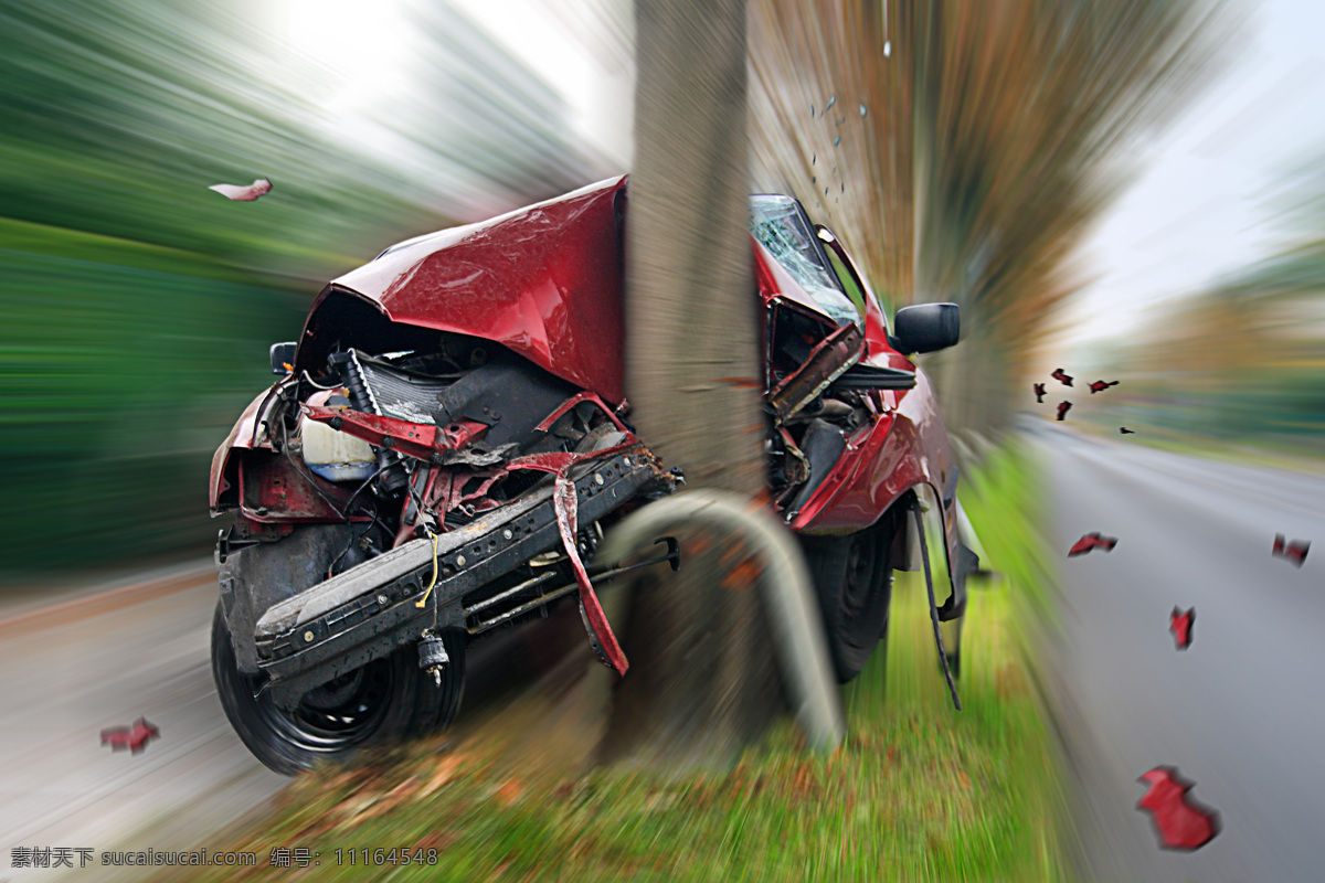 撞 铁杆 摩托车 车祸现场 交通工具 交通事故 损毁的轿车 其他类别 生活百科