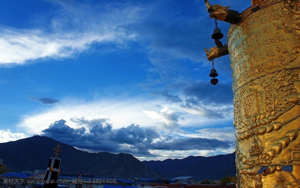 西藏小昭寺 西藏 小昭寺 金经轮 法器 天空 西藏旅游 旅游摄影 国内旅游