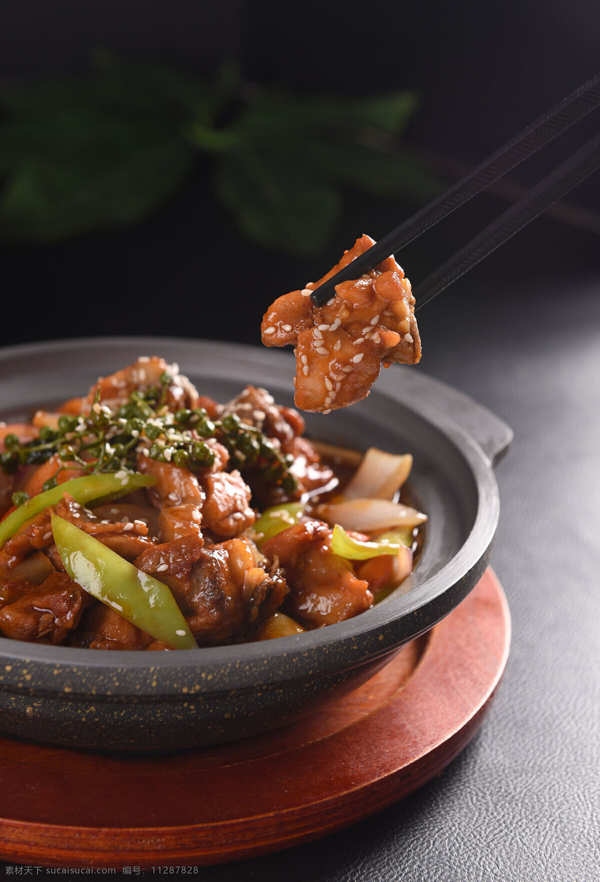 黄焖排骨 黄焖鸡 土豆 美食 辣椒 餐饮美食 啵啵鱼 麻椒 麻椒系列 黄焖鸡系列 排骨 米饭 餐饮 照片 传统美食