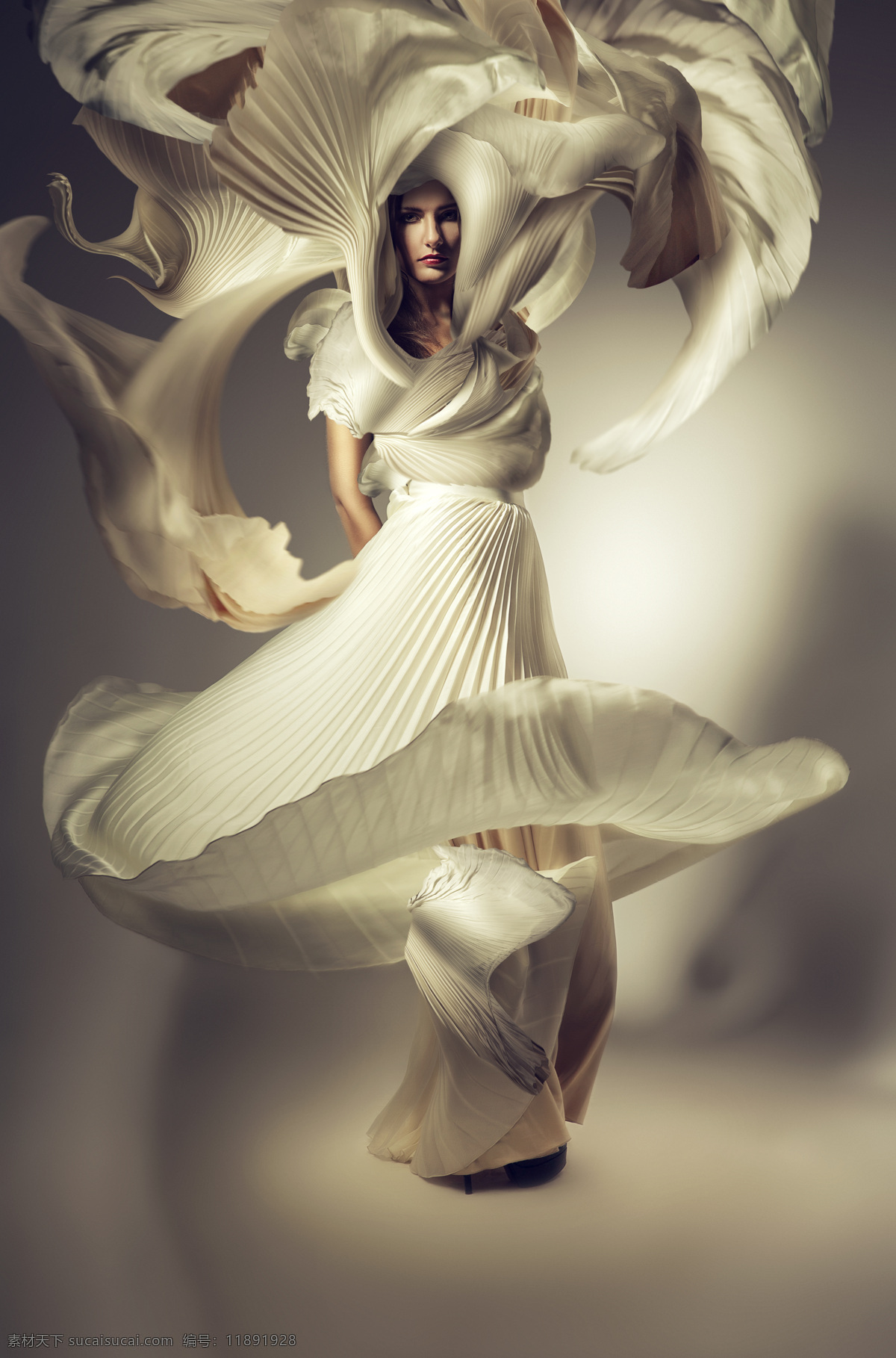 白色 衣服 裙子 模特美女 性感美女 白色礼服 时尚美女 美女模特 美女写真 外国女性 外国女人 美女图片 人物图片