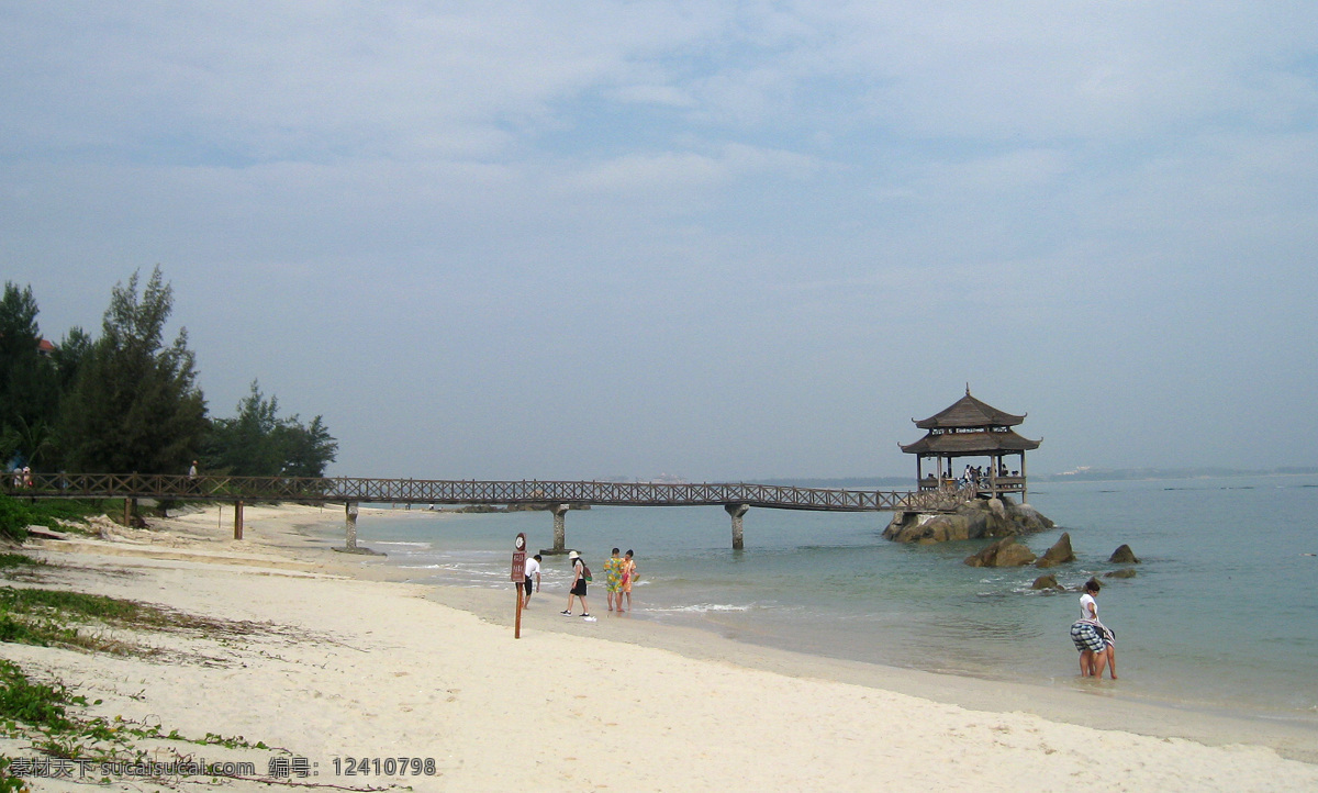 海边 海浪 海南旅游 海滩 旅游摄影 人文景观 三亚 蜈之洲岛 情人桥 情人岛 亭子 亭阁 岩石 海南岛 休闲度假 psd源文件