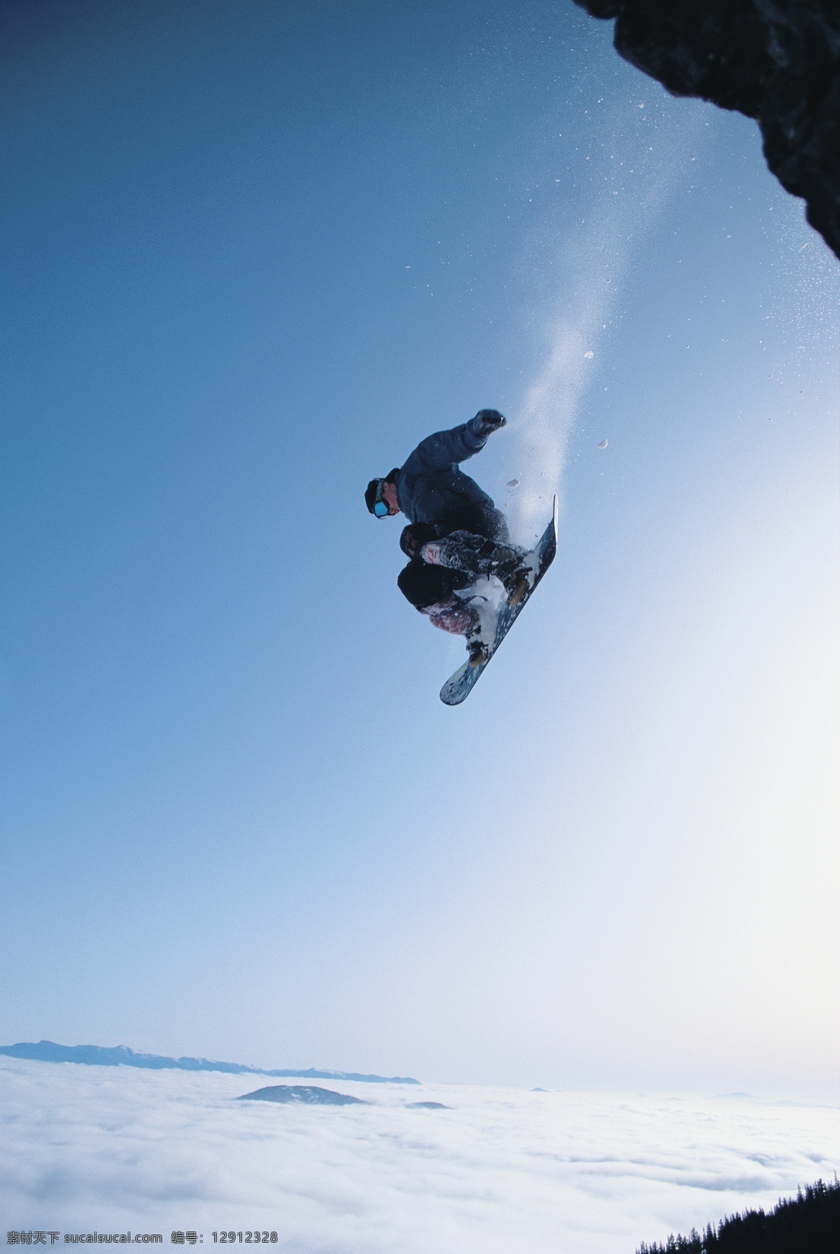 极限 雪上 滑板 运动 雪地运动 划雪运动 极限运动 体育项目 运动员 飞跃 腾空 下滑 速度 运动图片 生活百科 雪山 风景 摄影图片 高清图片 体育运动 白色