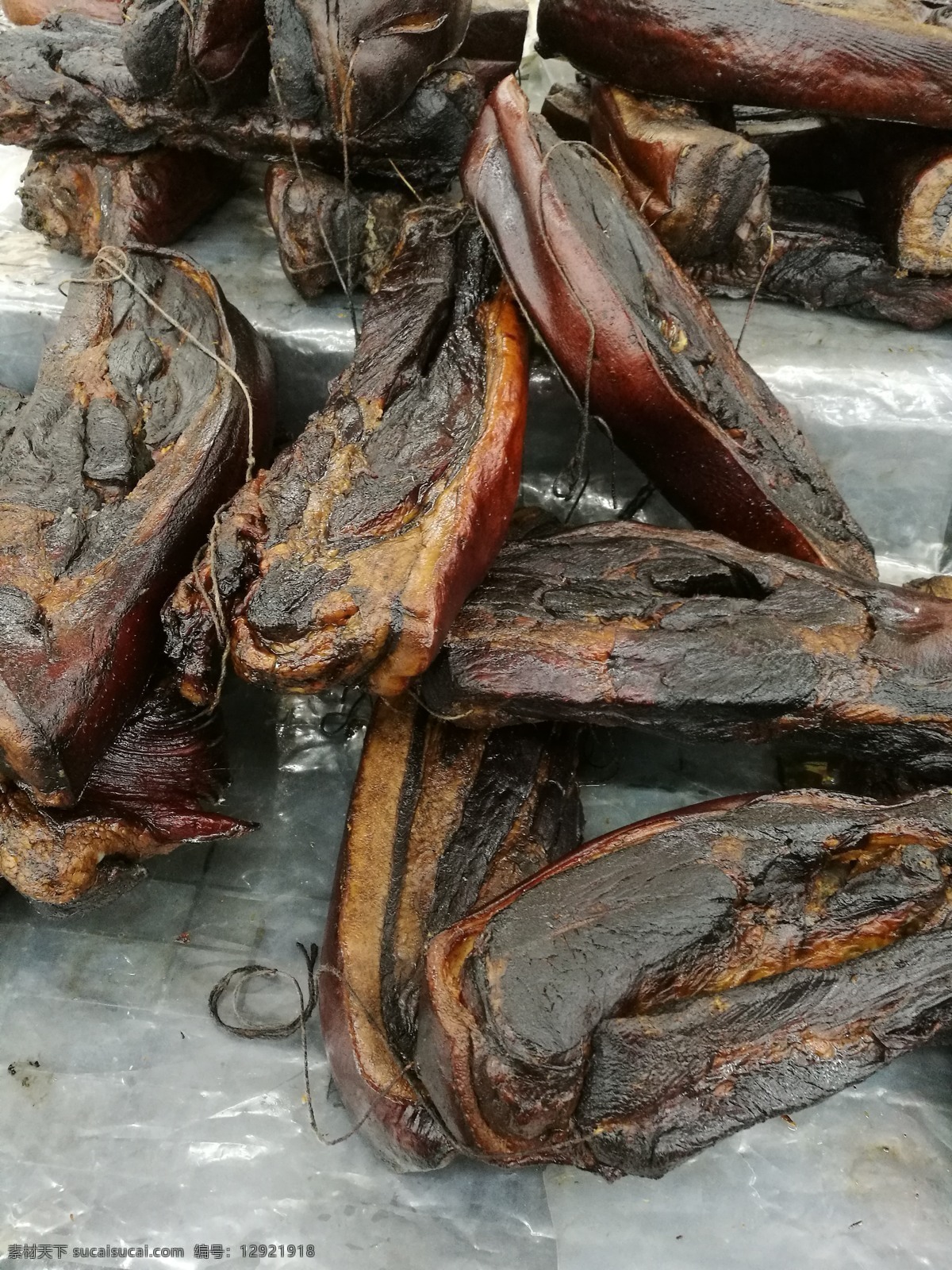 肉 猪肉 晒腊肉 咸肉 湖南腊肉 农家腊肉 香辣腊肉 湘西腊肉 烟熏腊肉 湘西老腊肉 湘西土匪肉 四川腊肉 高山腊肉 老腊肉 烟熏老腊肉 土猪腊肉 生态猪腊肉 五花腊肉 餐饮美食 食物原料