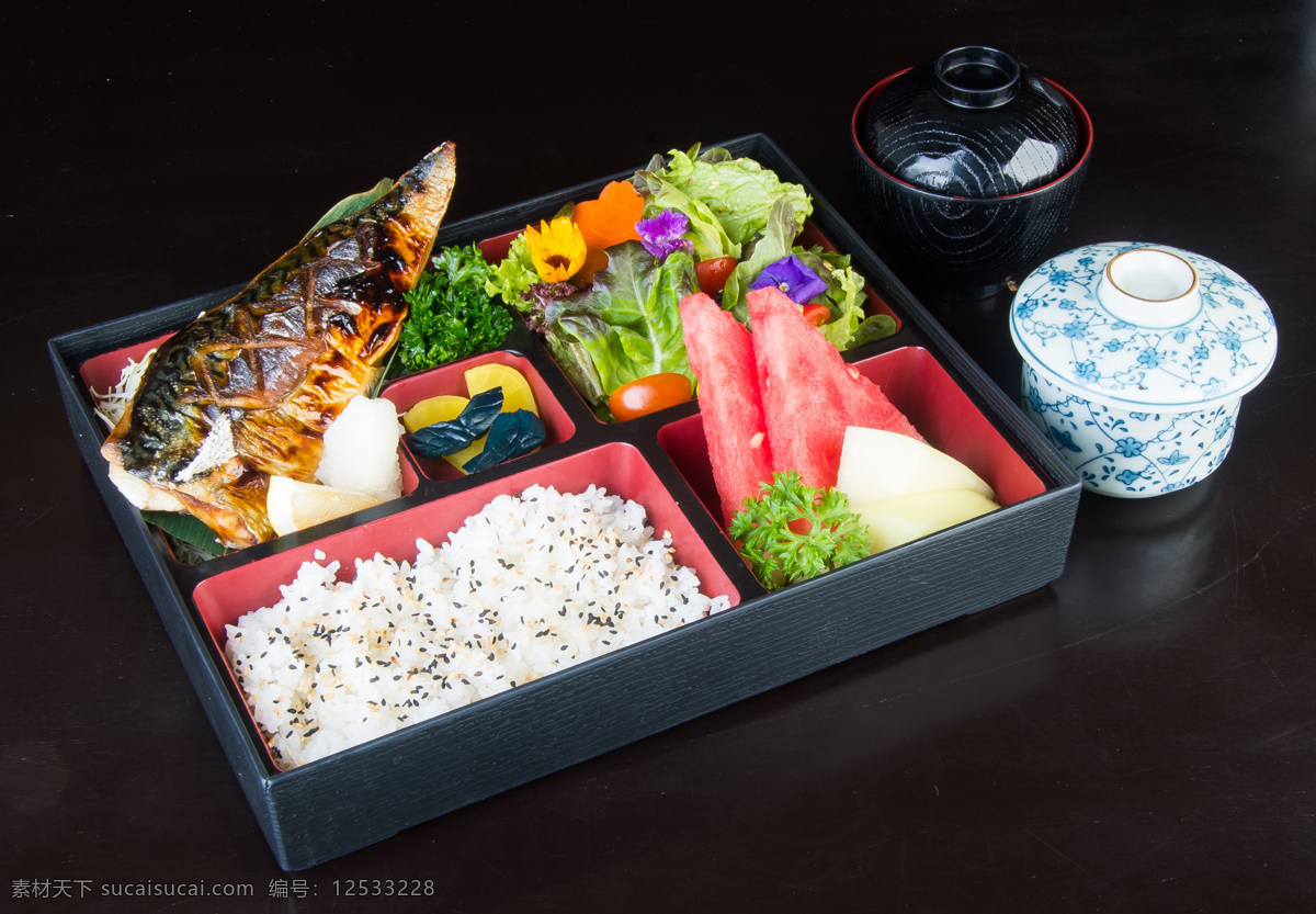 日本 营养餐 套餐 食物 日本食物 餐厅美食 美味 西瓜 烤鱼 米饭 蔬菜 美食图片 餐饮美食