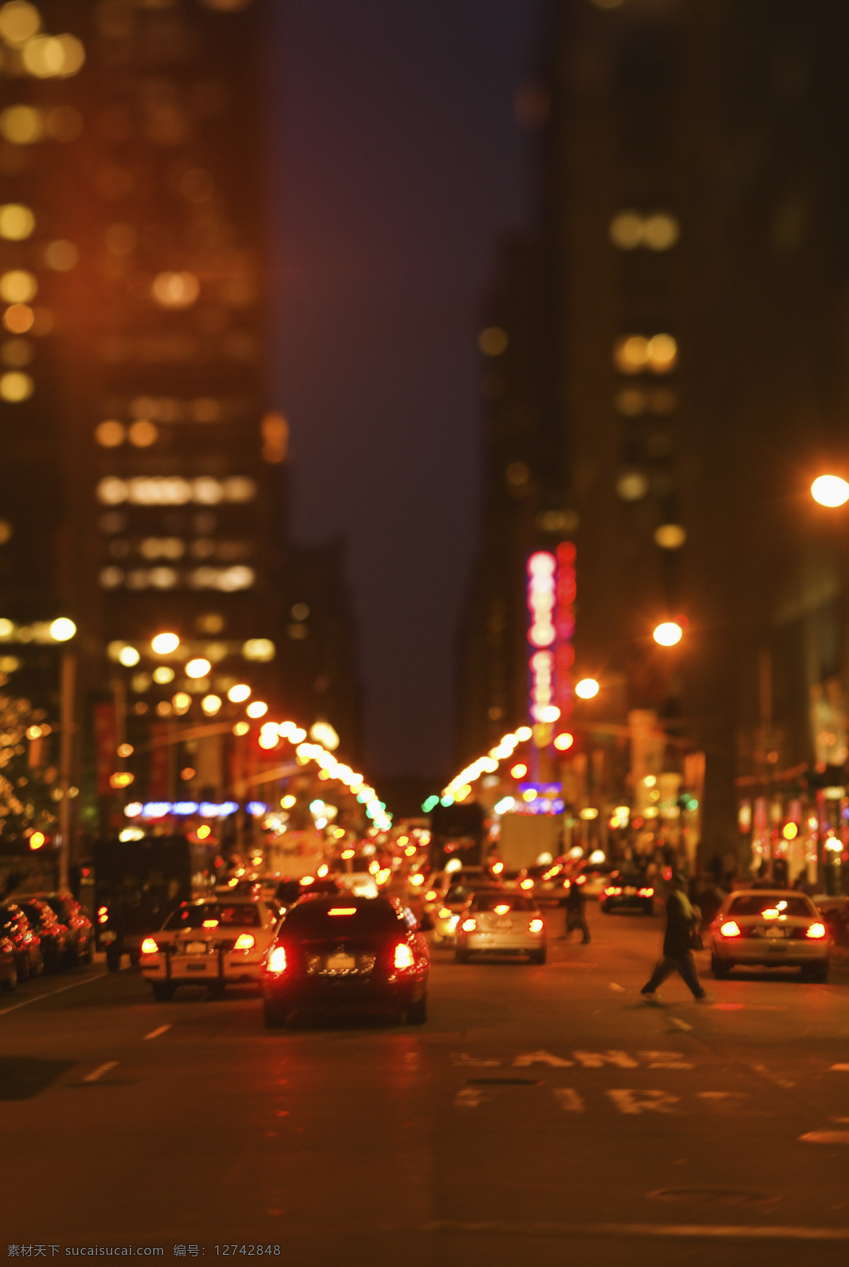 都市 街头 繁华 马路 夜景 背景图片