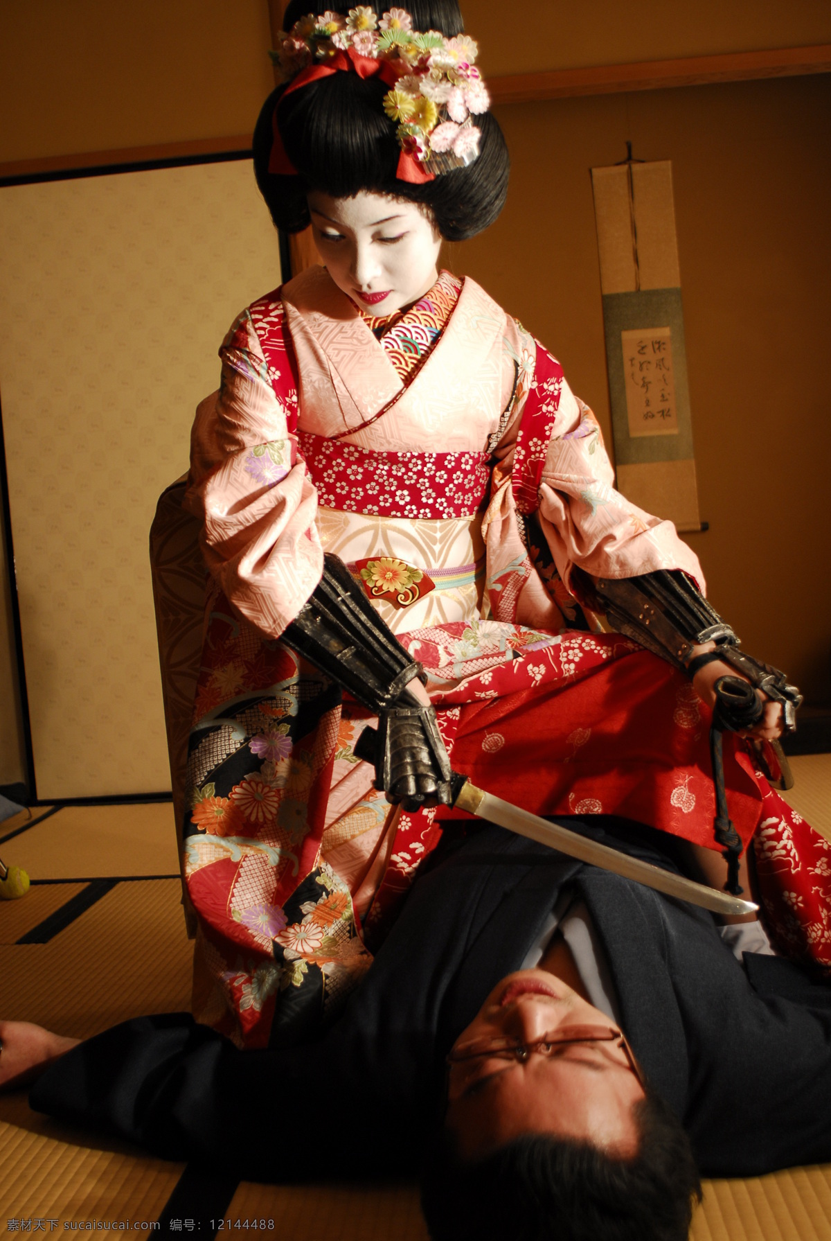 穿 和服 美女图片 日本女孩 女性 女人 美女 日本武士 武士刀 人物图片