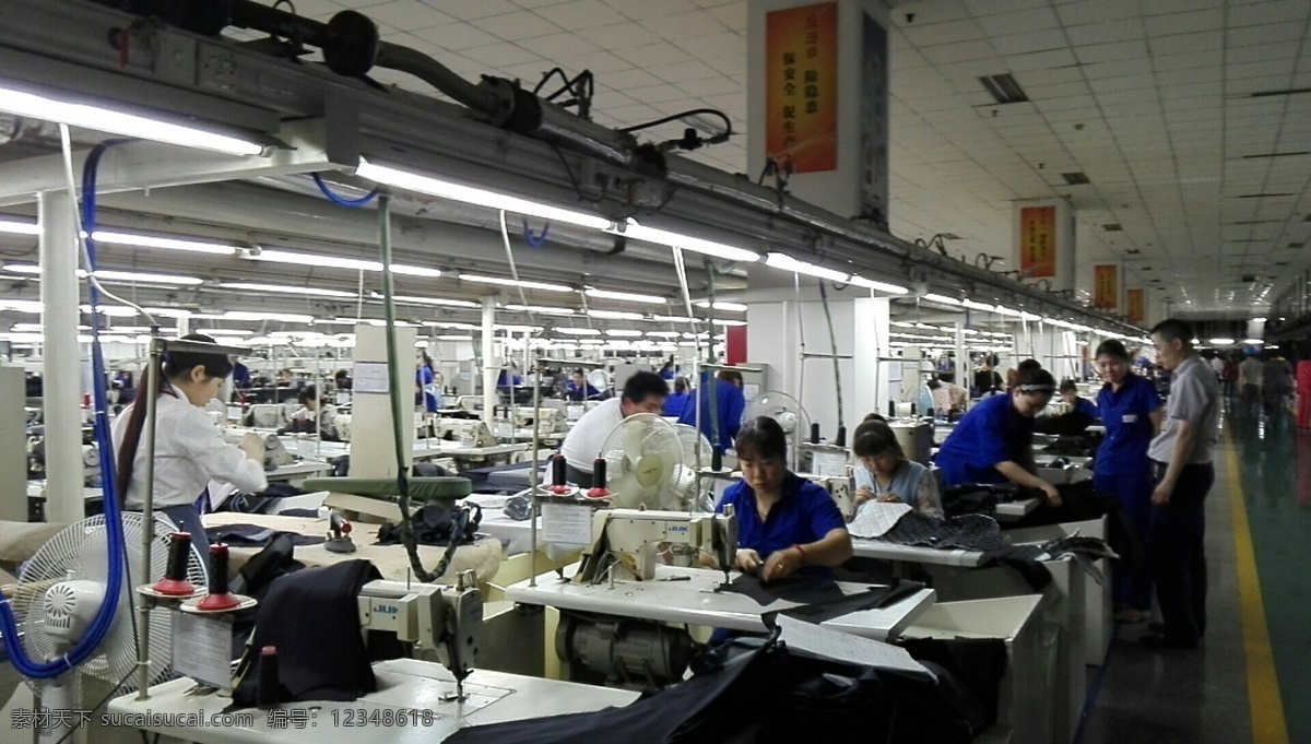 工人 正在 认真 工作 制衣厂 服装厂 车间 生产一线 制造业 西服 套西 流水线 工厂 2016 无锡 江阴 现代科技 工业生产