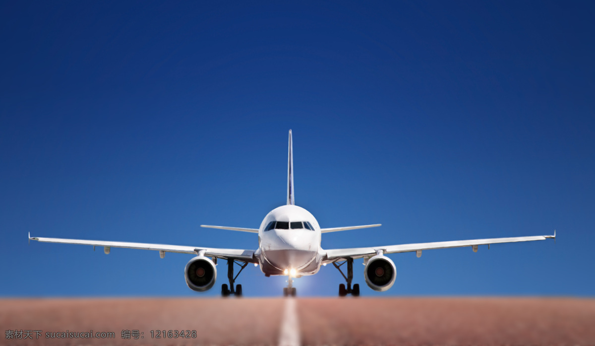 机场 跑道 飞机 交通工具 运输 蓝天 起飞 降落 停机坪 逆光 现代科技