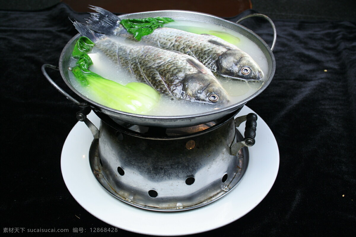 锅 仔 鲫鱼 汤 锅仔鲫鱼汤 鱼肉 中华美食 中国美食 美食摄影 菜谱素材 餐饮美食