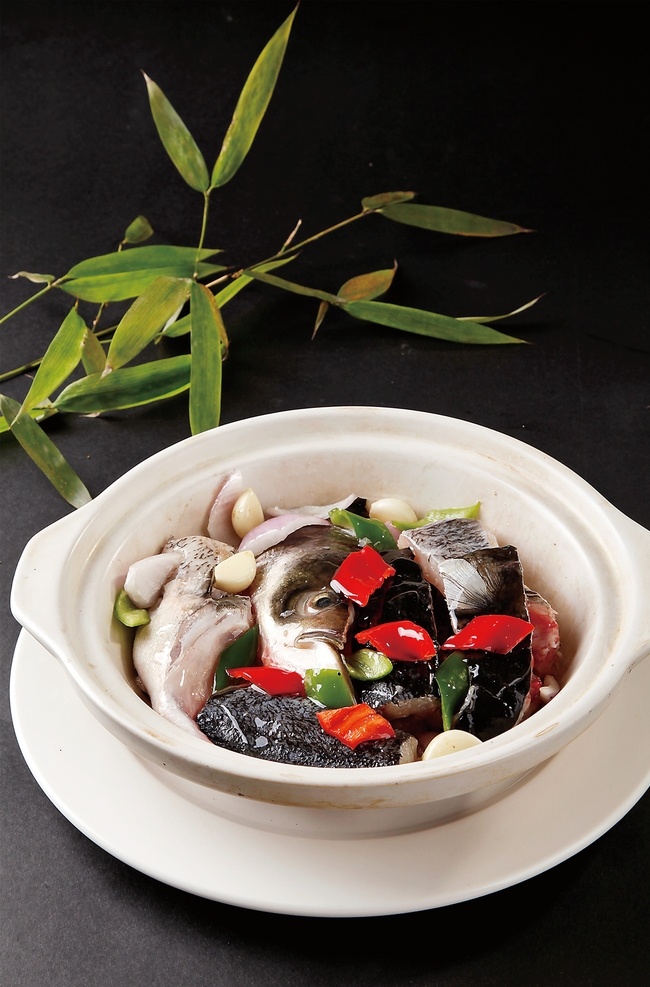 砂锅鱼头图片 砂锅鱼头 美食 传统美食 餐饮美食 高清菜谱用图