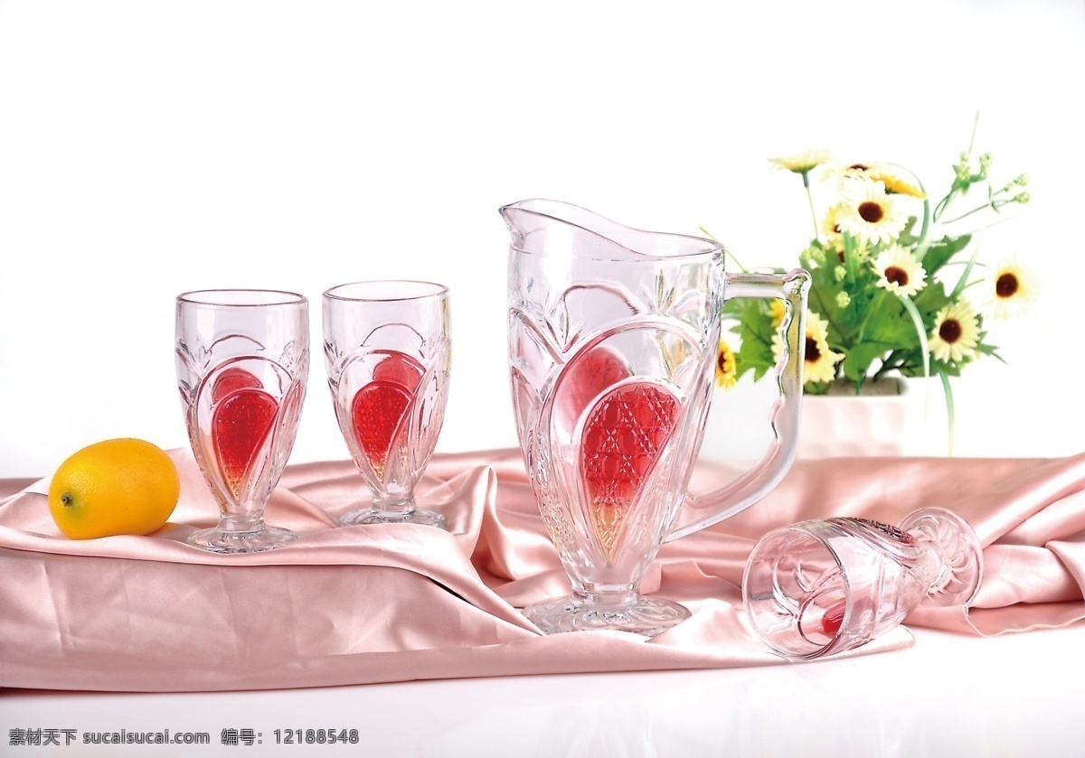 杯壶组合 玻璃杯 玻璃壶 镀金 电镀玻璃 喷色玻璃 贴花 花纸 摄影布景 餐具厨具 摄影图 餐饮美食