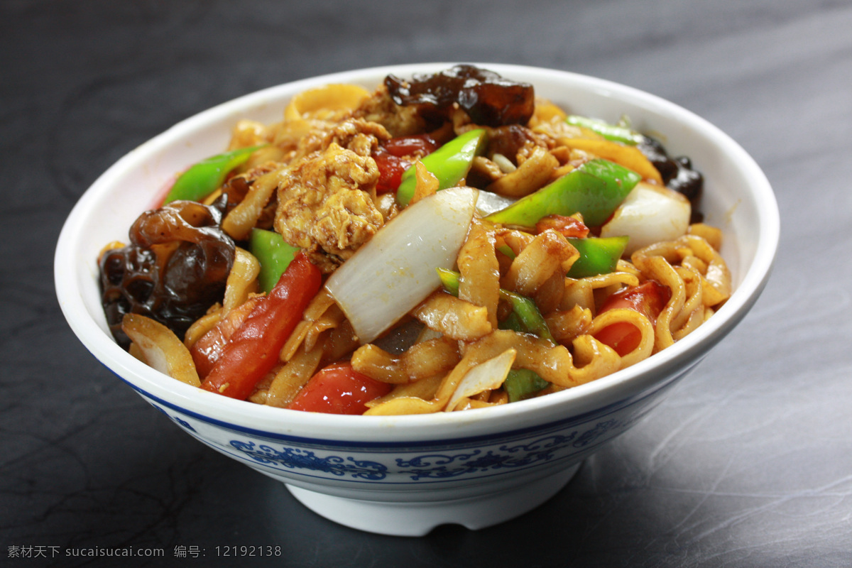 炒面 素炒面 鸡蛋炒面 鸡蛋面 炒面条 西红柿鸡蛋面 餐饮美食 传统美食