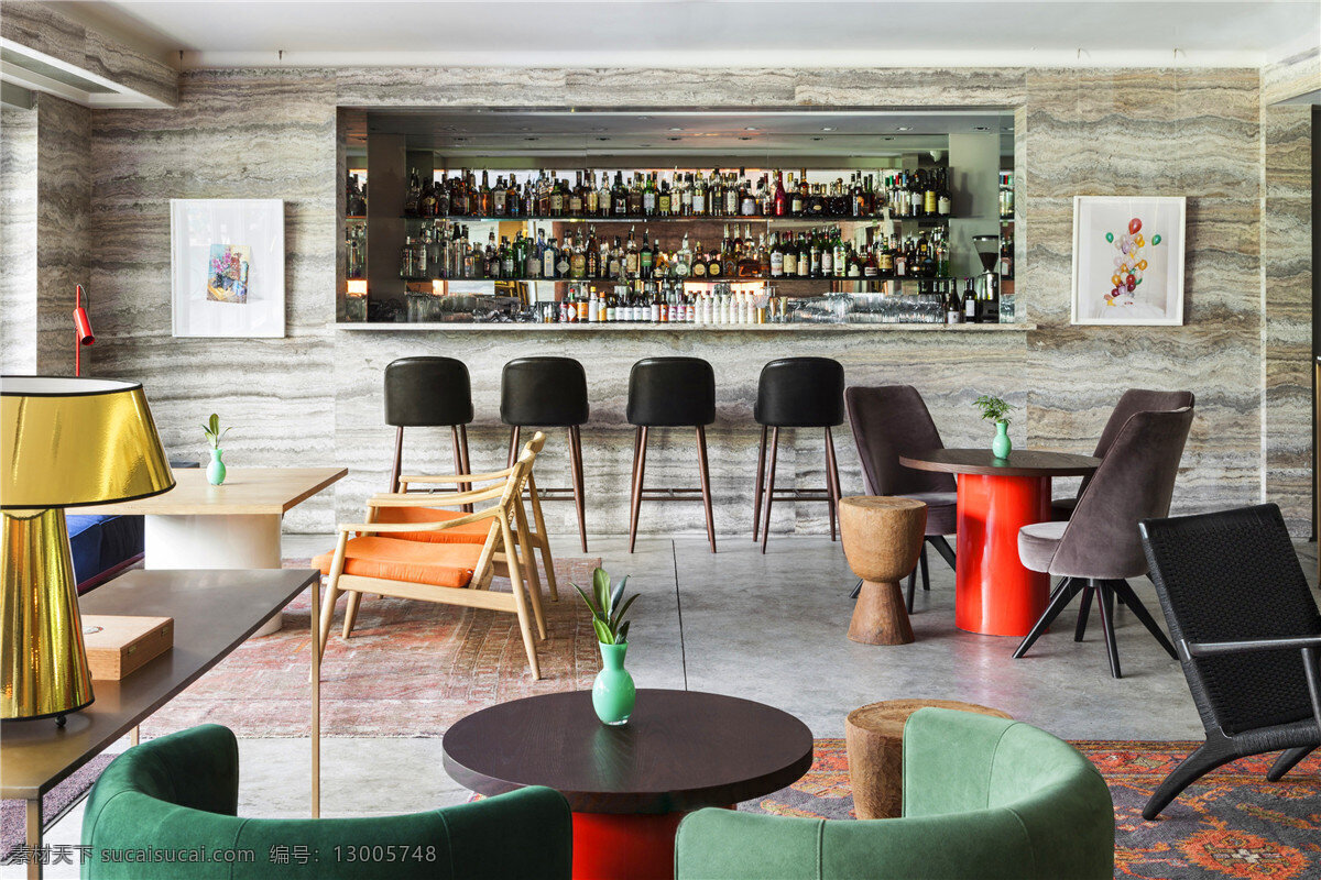 壁画 彩色椅子 餐厅 灰色地板砖 台灯 简约 圆形 茶几 工装 效果图