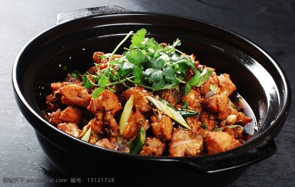 干锅鸡丁 美食 中国菜 八大菜系 中餐 炒菜 美味 饭店 美食图片 美食素材 饭店宣传 中国美食 中国美味 舌尖中国 中餐照片 调料 佐料 酱料 餐饮美食 传统美食