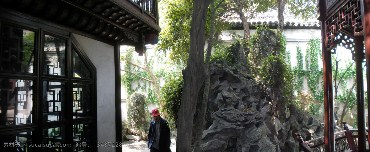 莫氏庄园 浙江 平湖 莫氏庄园内 很大 八角形 镂空 花 窗 六 七米高的围墙 院落 假山石 树木 旅游摄影 国内旅游 摄影图库