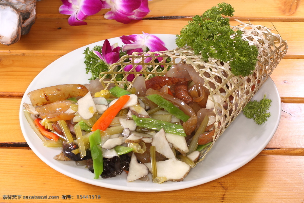 浆水菜炒海参 浆水菜 炒海参 海参 海鲜 白盘 圆盘 餐饮美食 传统美食