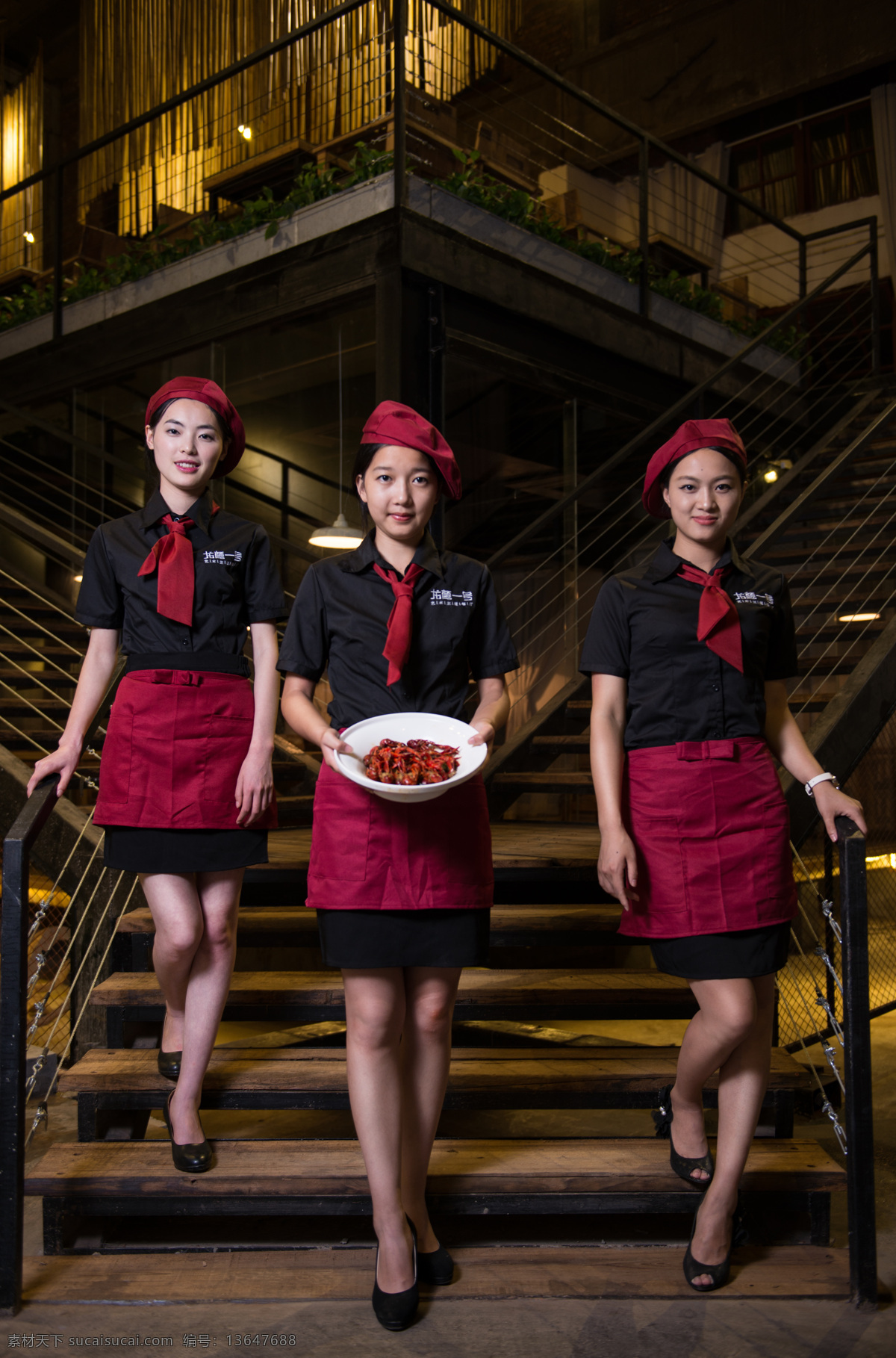 餐厅 美女 服务员 员工 龙虾 红裙 红帽 人物图库 女性女人