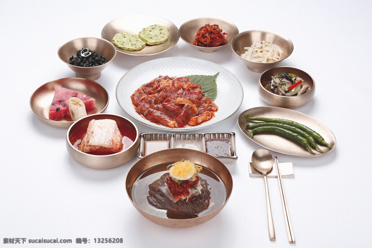 韩国料理 韩国 料理 烤鸭 朝鲜冷面 泡菜 各种小菜 传统美食 餐饮美食