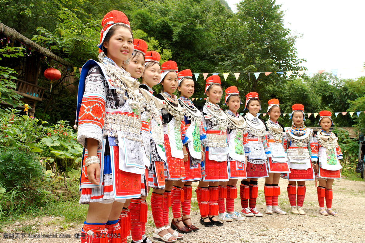 革族美少女 革家 美少女 美女 景色 服饰 银饰 人物图库 其他人物 摄影图库