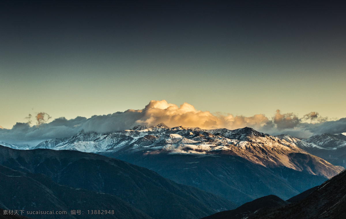 大山景观 傍晚 黄昏 高原 雪山 山 大山 山峰 山脉 山顶 山林 山岭 天空 风景 景色 景观 美景 背景 大山风景 山峰风光 山林风景 山顶风景 山顶夕阳 山顶景观 山林晚霞 山里边 高原雪山 自然景观 自然风景