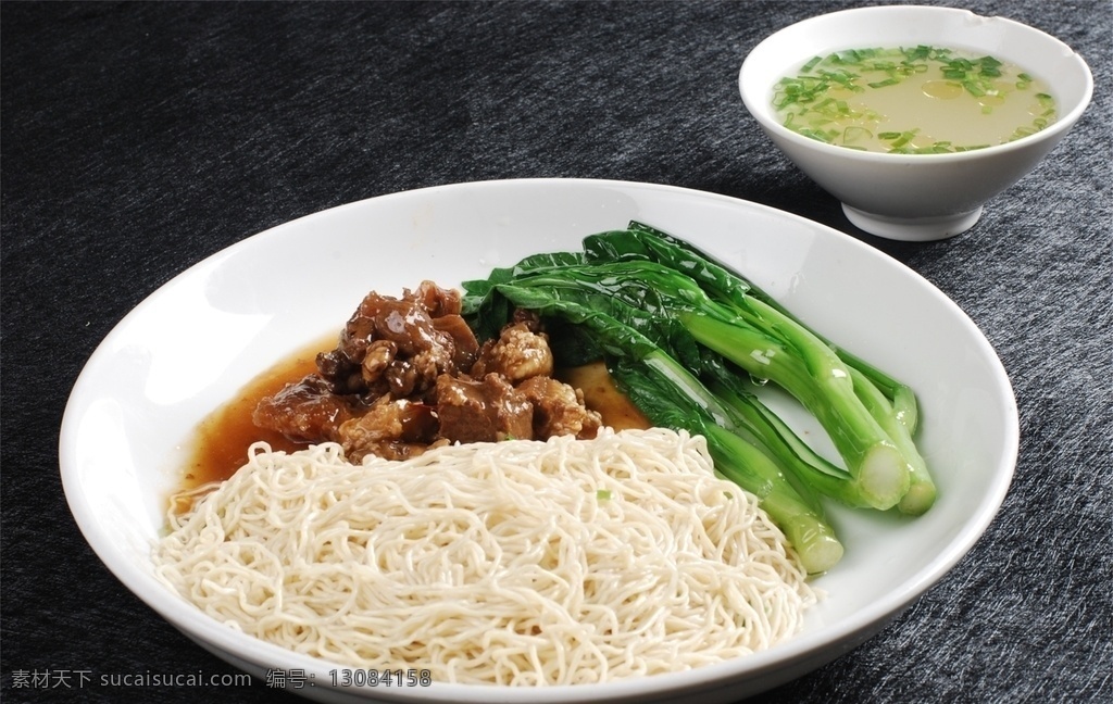 汤面图片 餐饮 美食 拼盘 肉丝 餐具 创意美食图片 传统美食 餐饮美食