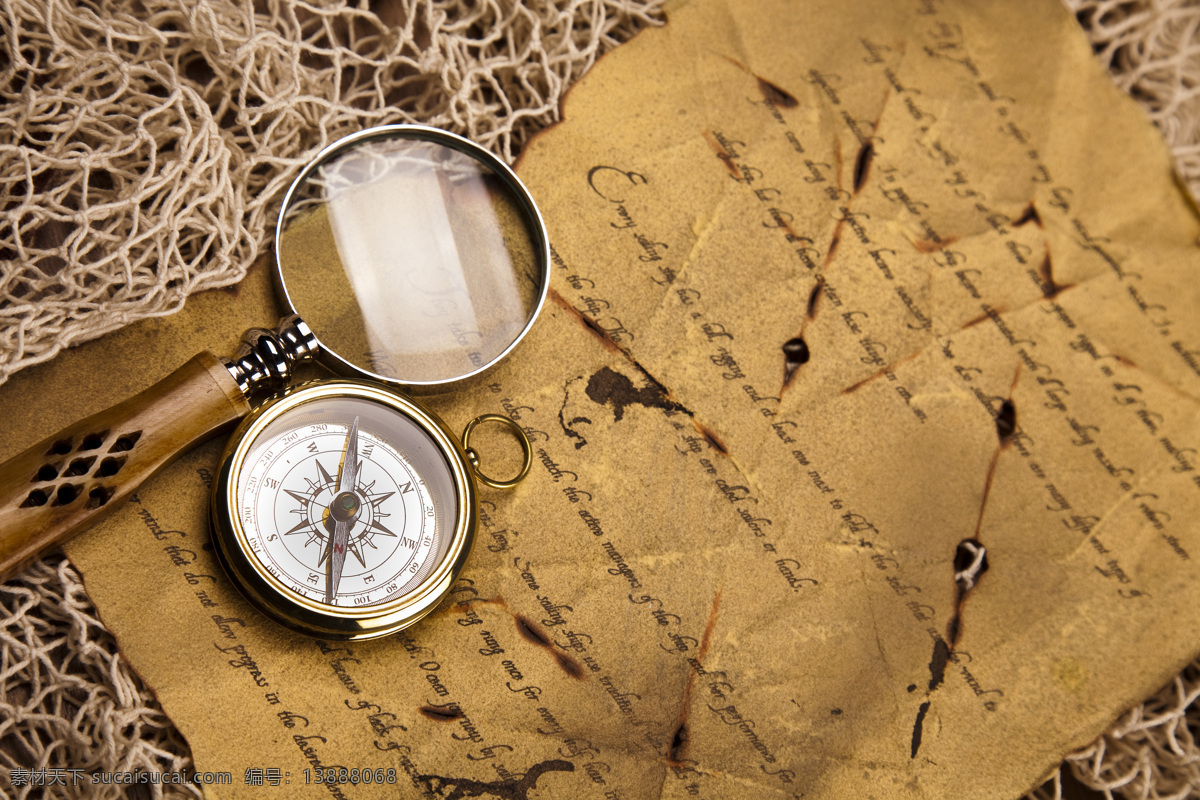 指南针 放大镜 牛皮纸 怀旧 木纹 木板 航海用品 探险用品 古典 怀旧生活用品 生活素材 生活百科 其他类别