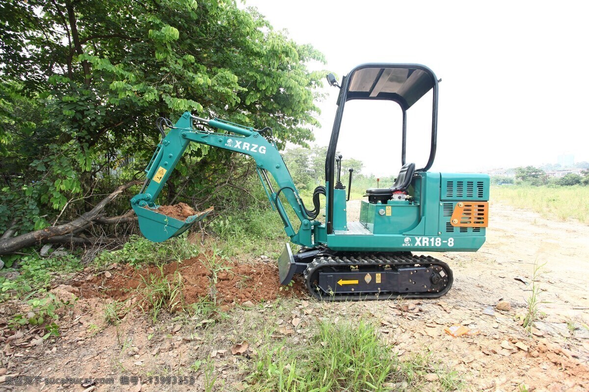 小挖机 小型挖掘机 迷你小挖机 农用挖掘机 微型挖掘机 自然景观 自然风景