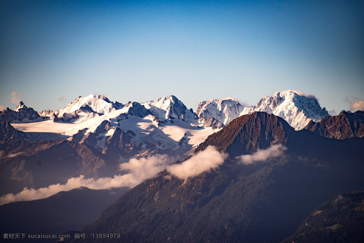 山脉 山 大山 山峦 连绵起伏 湖泊 天空 白云 岩石 高峰 山顶 严寒 雪山 石头 大自 坚硬 高大 威猛 山脉背景 山脉素材 山峰背景 山峰素材 水 云雾 岩石素材 坚挺 屹立 耸立 高山流水 山山水水 山涧 起伏